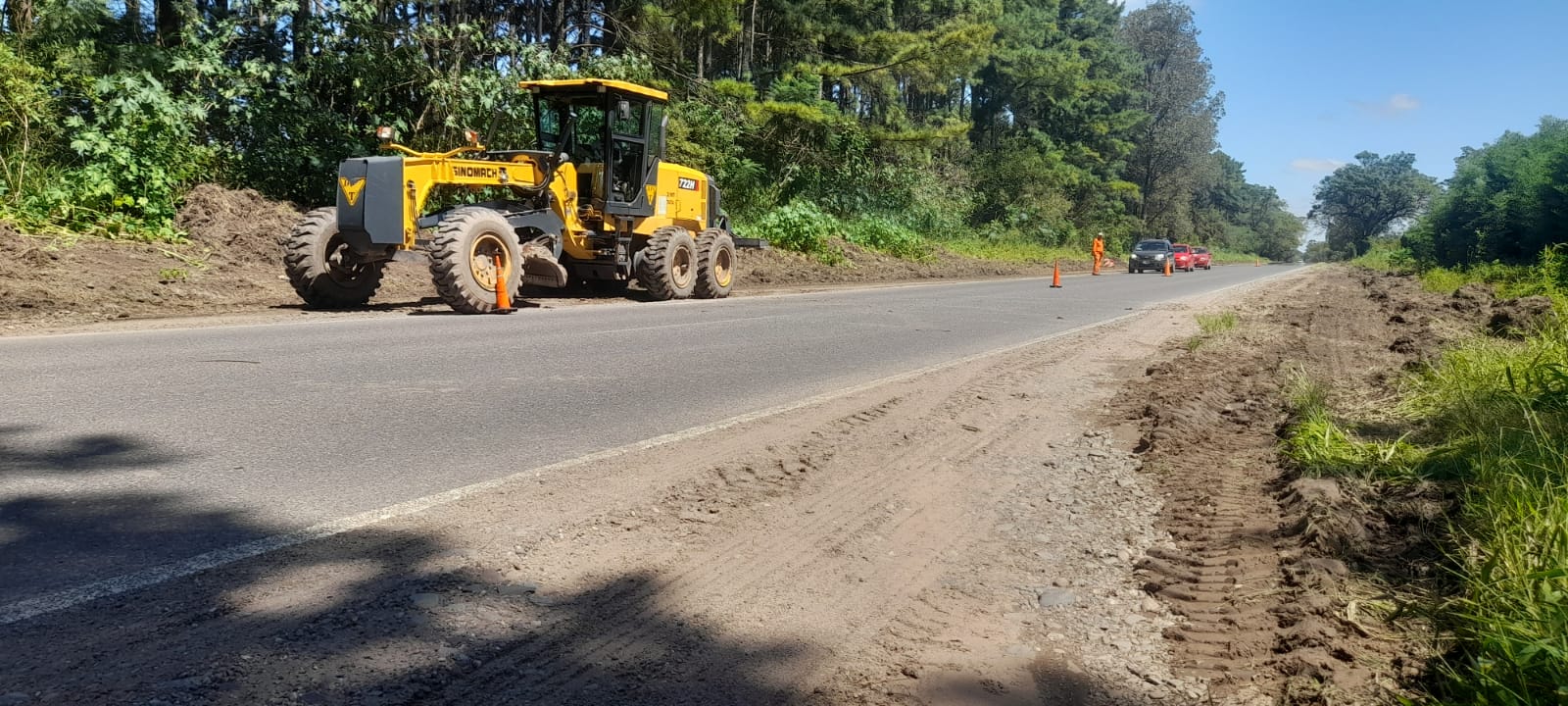Ruta Prov. N° 307 desmalezado desde Santa Lucia hasta Parada Orona