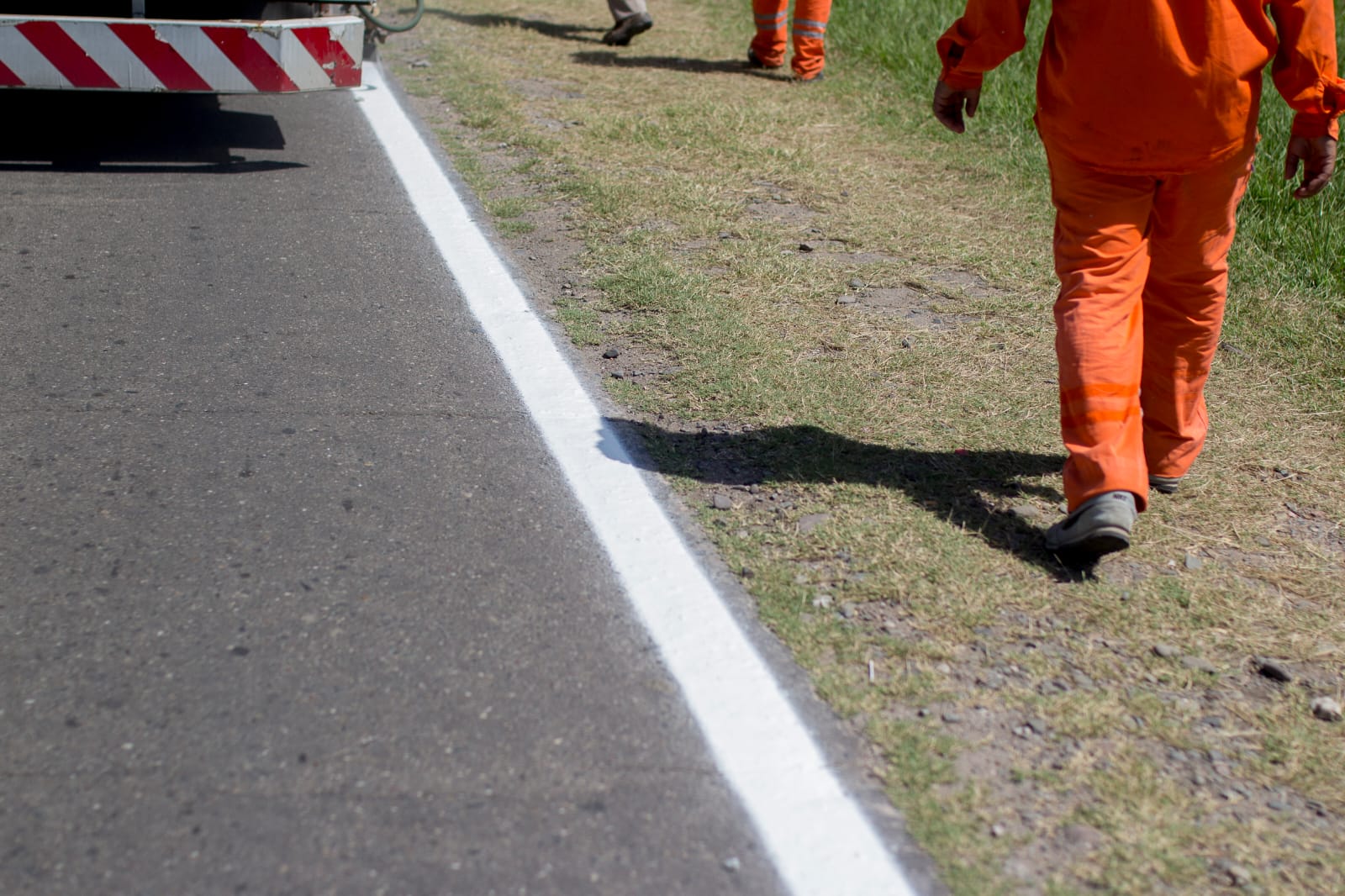 Señalizacion horizontal en Ruta Provincial N° 302