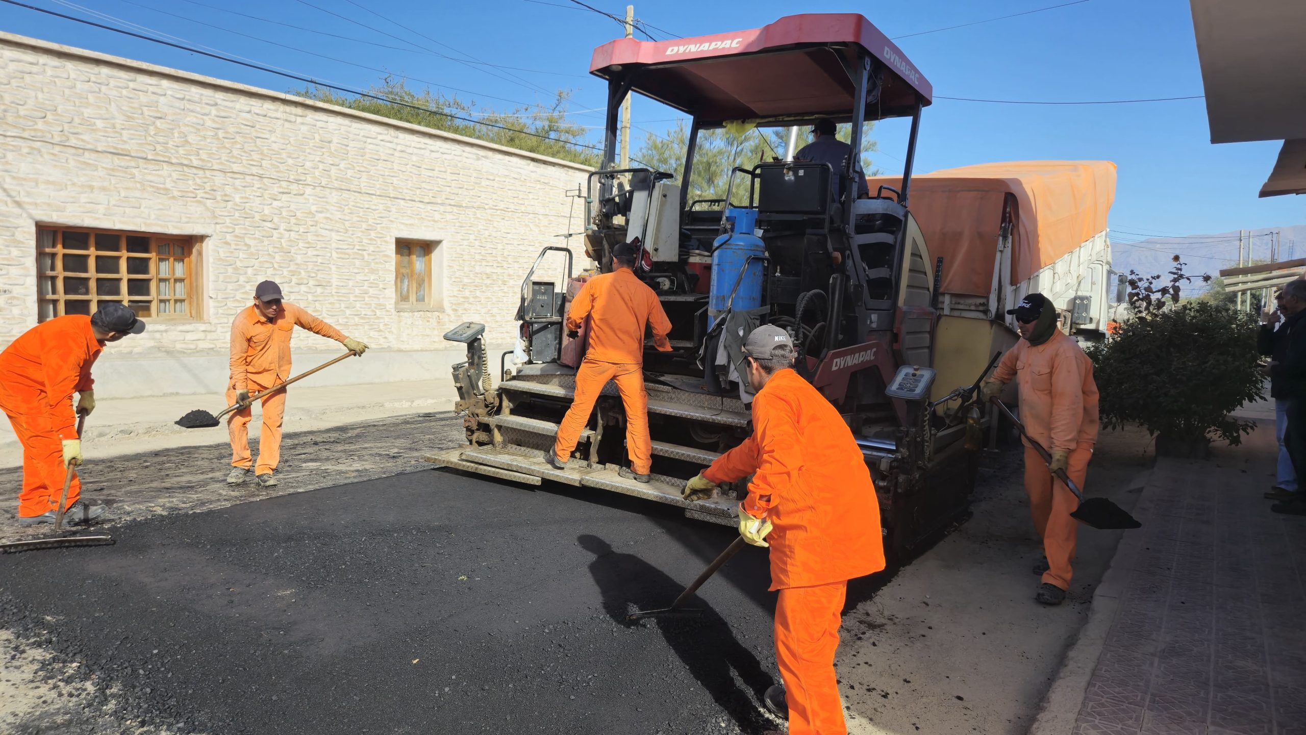 Repavimentacion en zona urbana de RPN 307